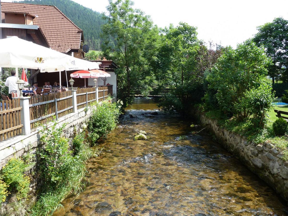Landgasthof-Hotel-Roessle Oberprechtal Esterno foto